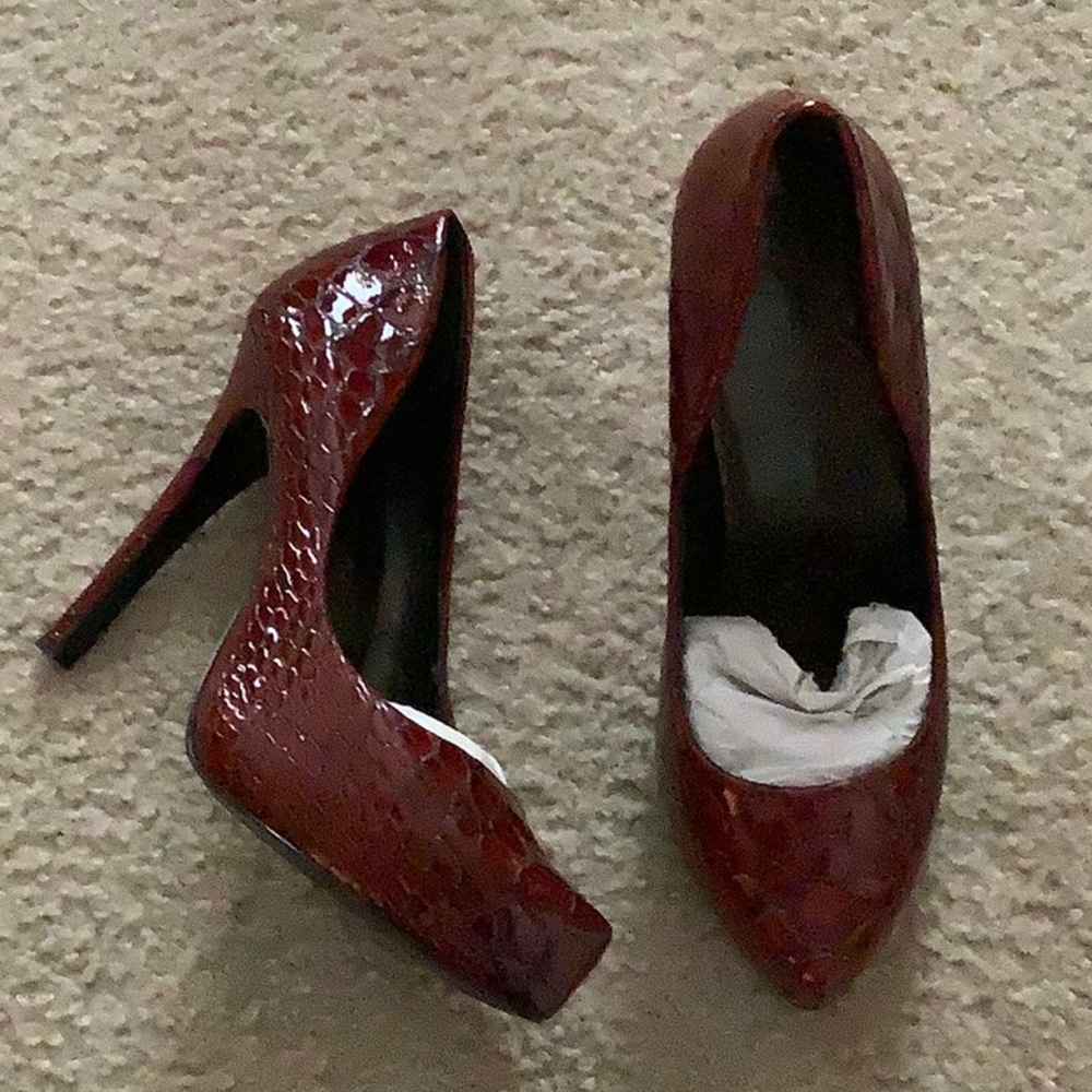 Shoes - Picture 4 of 5